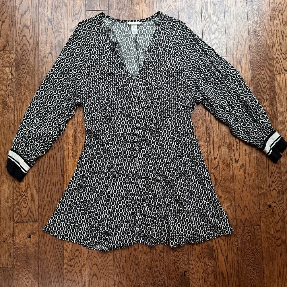 H&M Black & White Geometric Button Front V-Neck Keyhole Dress (Large)